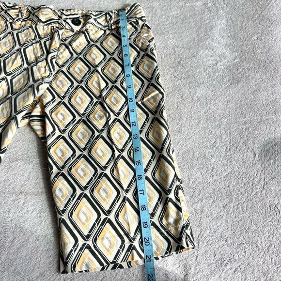 Lija Women’s Geometric Yellow Golf Bermuda Shorts - Picture 7 of 11